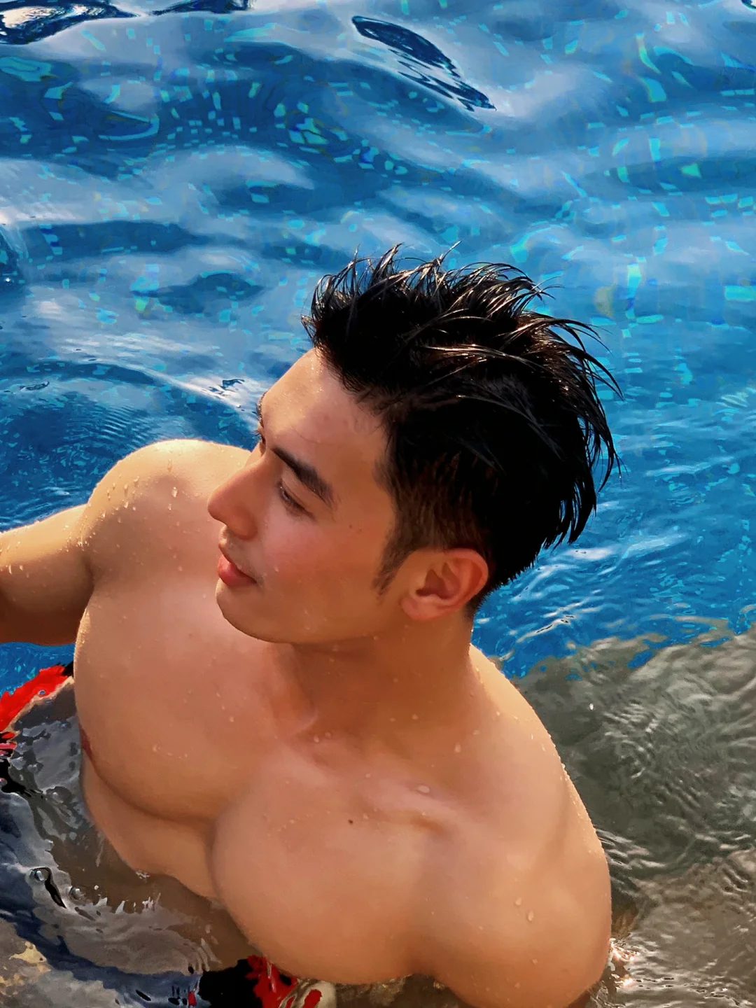 182cm 音乐剧型男的治愈系笑容合集曝光，这颜值简直是犯规级别!