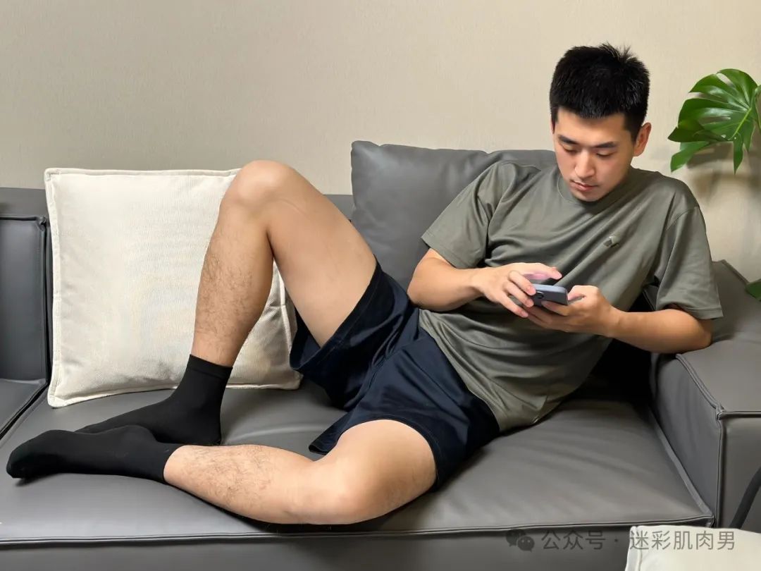 183CM 长腿男岔太开长的真好看！太 MAN 了好帅哦！