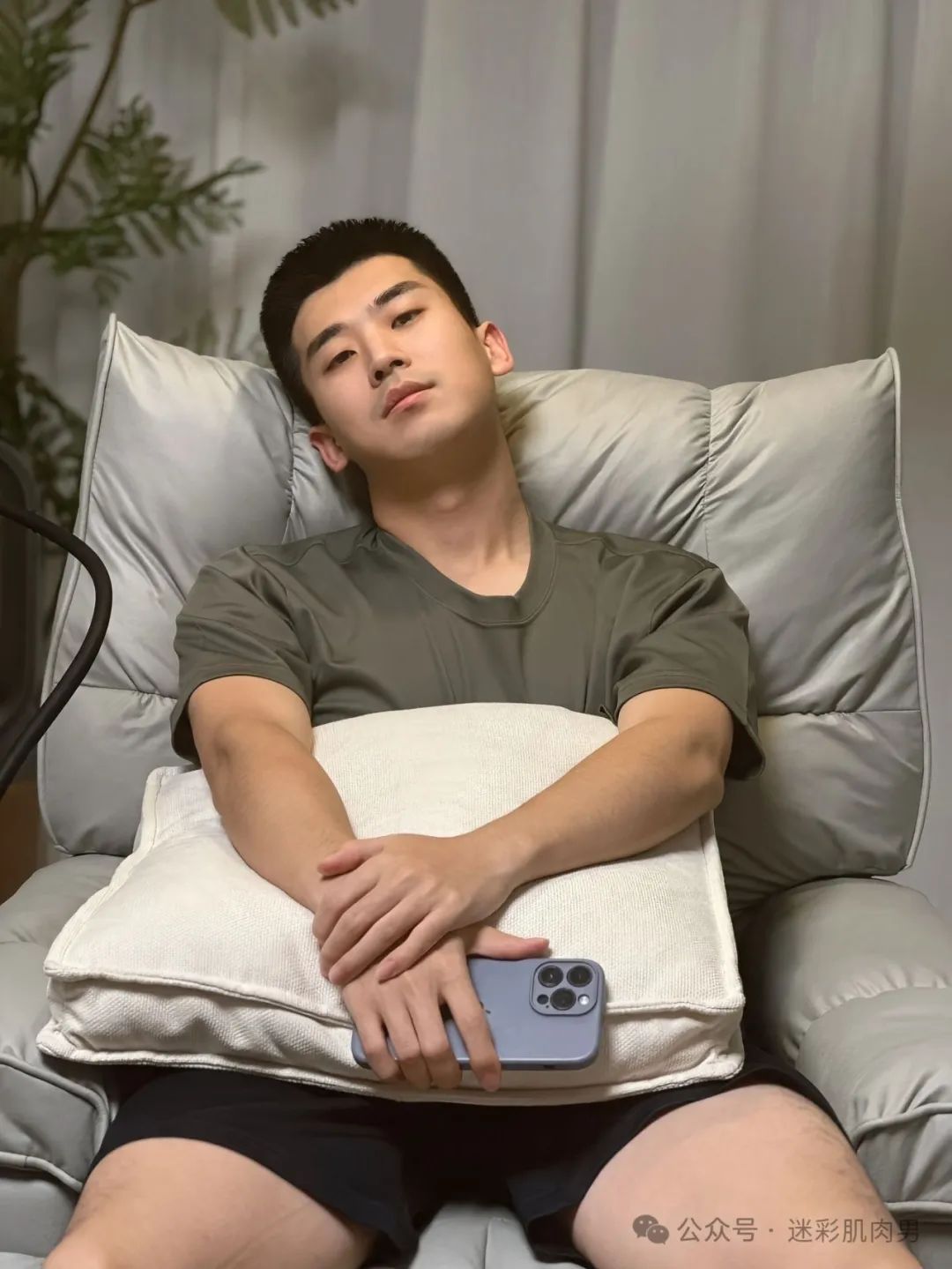 183CM 长腿男岔太开长的真好看！太 MAN 了好帅哦！