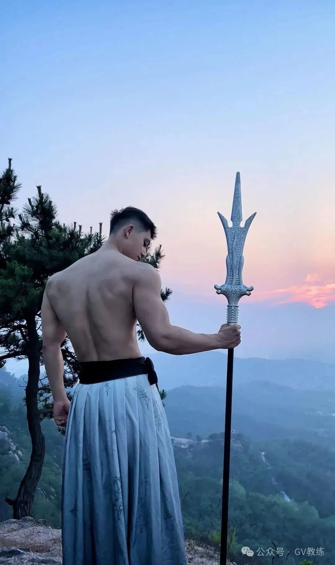 185cm 山东健身教练狠狠帅到 G 点！