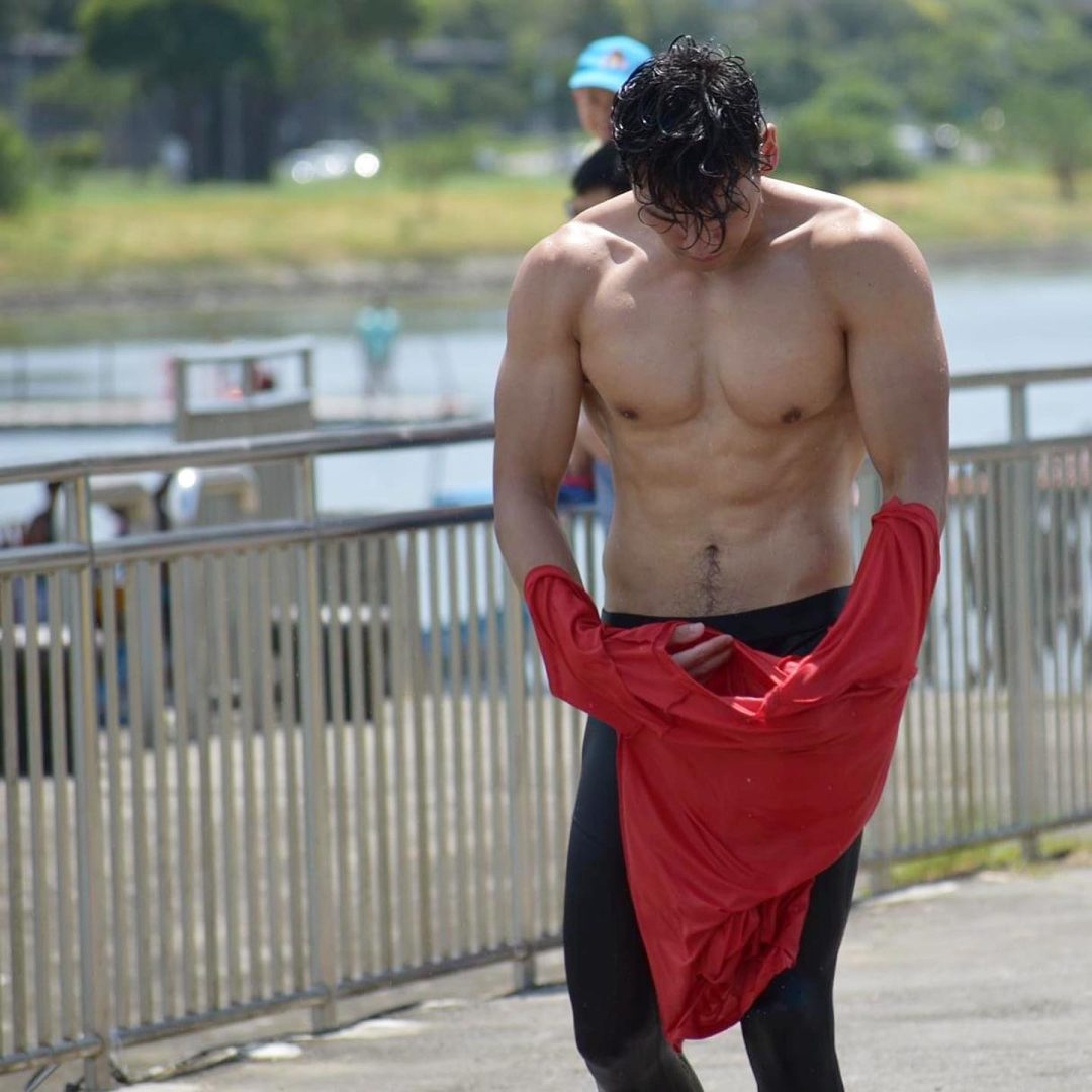 187cm 皮划艇猛男赛场湿身照流出！这肌肉线条谁看了不迷糊