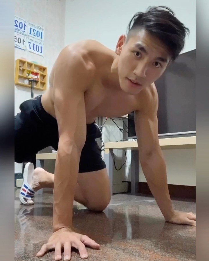 187cm 皮划艇猛男赛场湿身照流出！这肌肉线条谁看了不迷糊