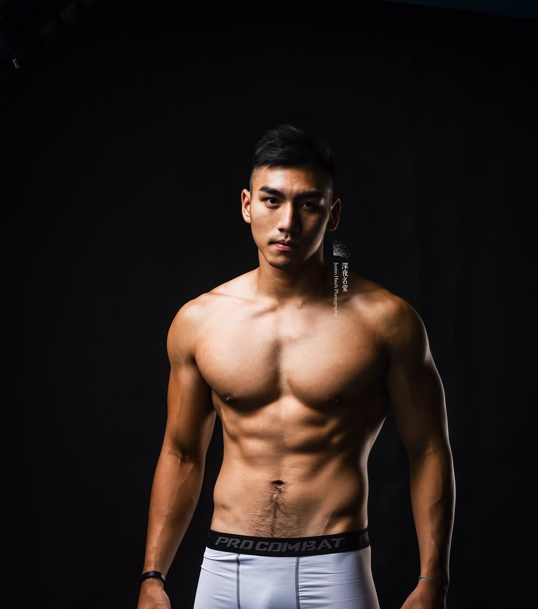 187cm 皮划艇猛男赛场湿身照流出！这肌肉线条谁看了不迷糊