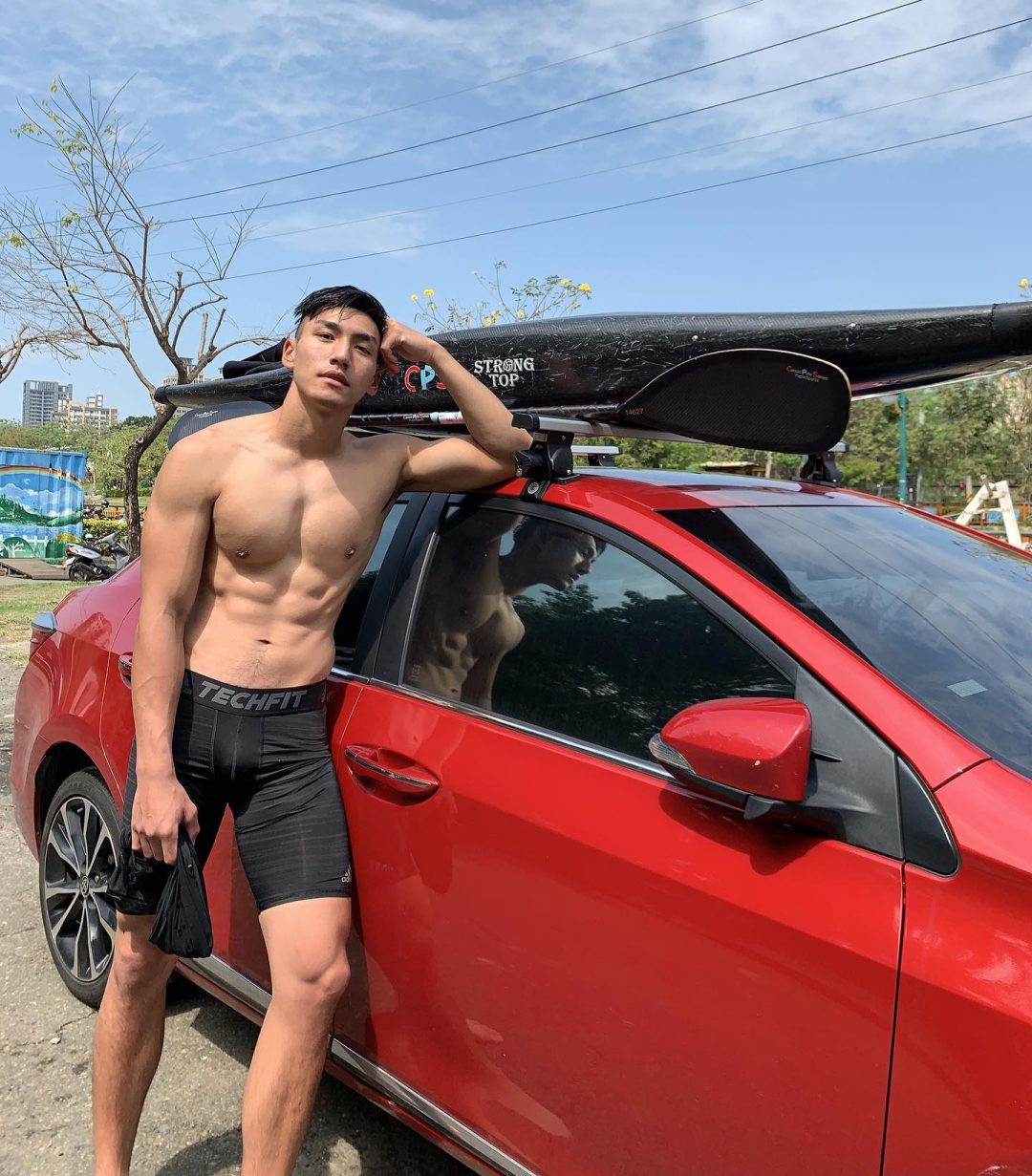 187cm 皮划艇猛男赛场湿身照流出！这肌肉线条谁看了不迷糊