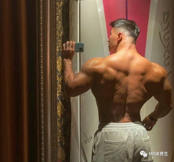 男生的背，都练的怎么样了？简直太帅了
