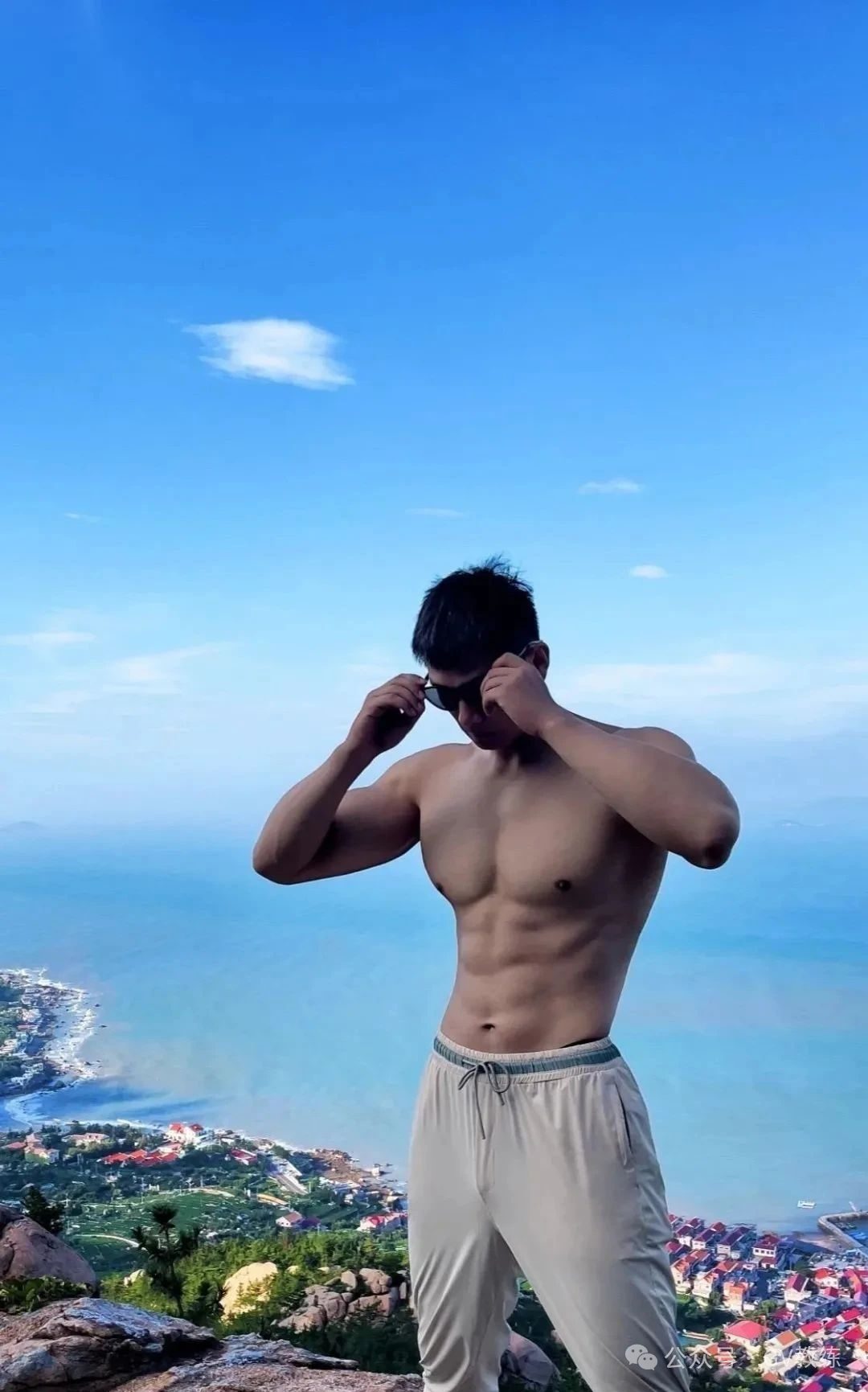 185cm 山东健身教练狠狠帅到 G 点！