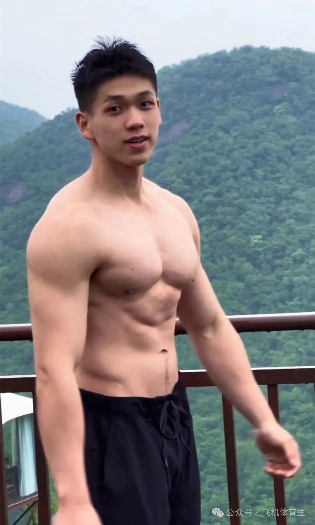 中国版宏翔：网红双人解读
