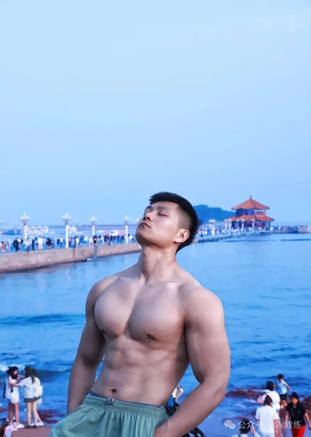 185cm 山东健身教练狠狠帅到 G 点！