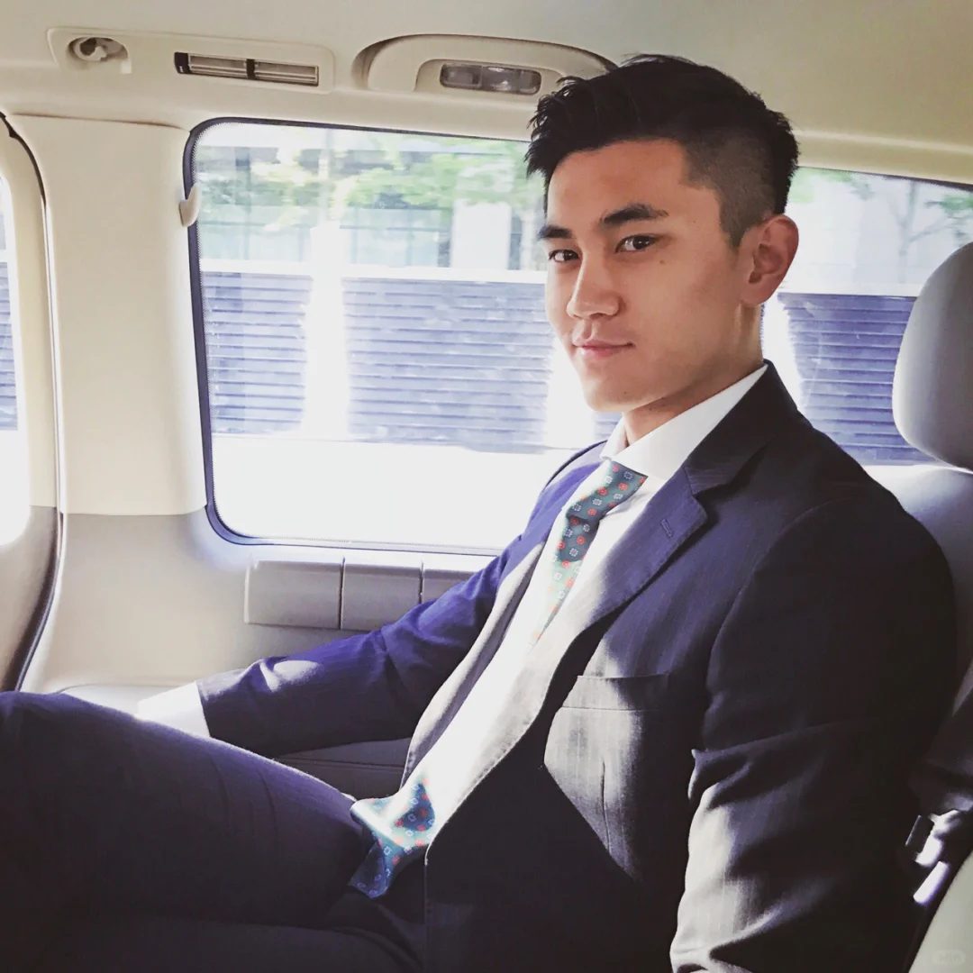 宁泽涛代餐出现！186cm 腱子肉天菜教练的鲨鱼线是真实存在的吗