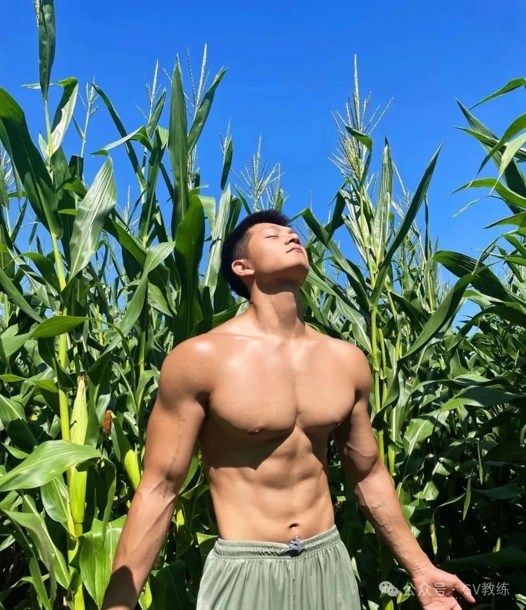 185cm 山东健身教练狠狠帅到 G 点！