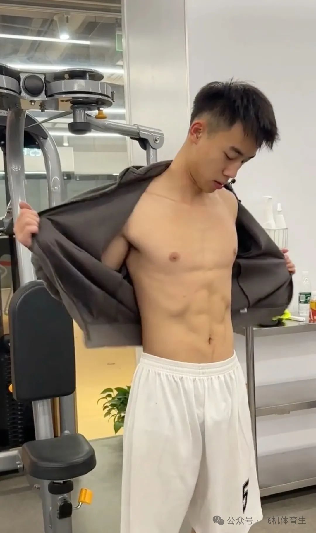 抖音体育生 14.9W 粉，竟然也被采访上推特！