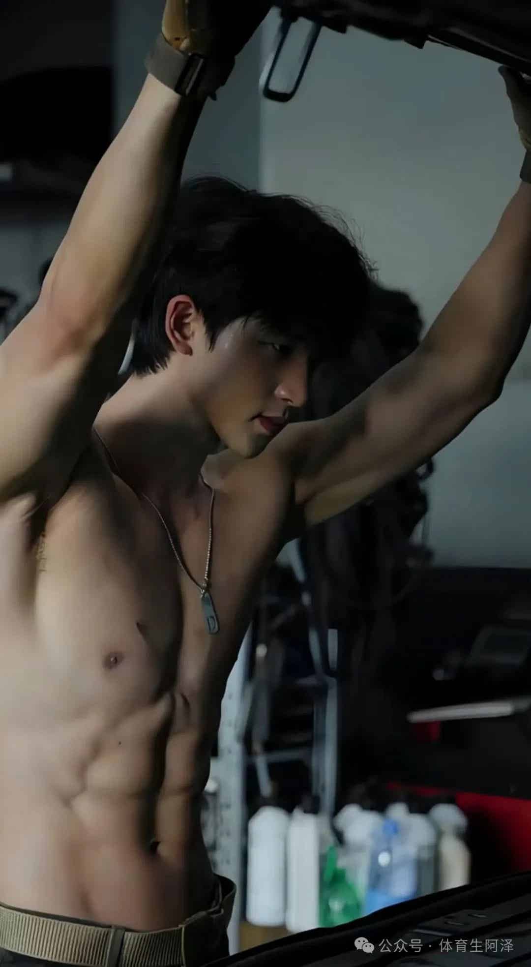 195 腹肌黑皮健身男模,军装制服超级诱惑,翘臀腹肌荷尔蒙满满...... 195 腹肌黑皮健身男模,军装制服超级诱惑,翘臀腹肌荷尔蒙满满......