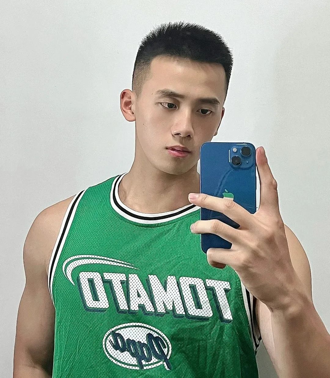 男生理发别只会“稍微剪短”，这 3 款造型清爽干净，谁剪谁帅气！