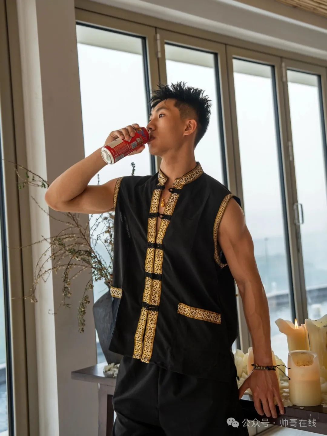 185CM 黑皮肌肉体育生，大长腿素真不戳啊！