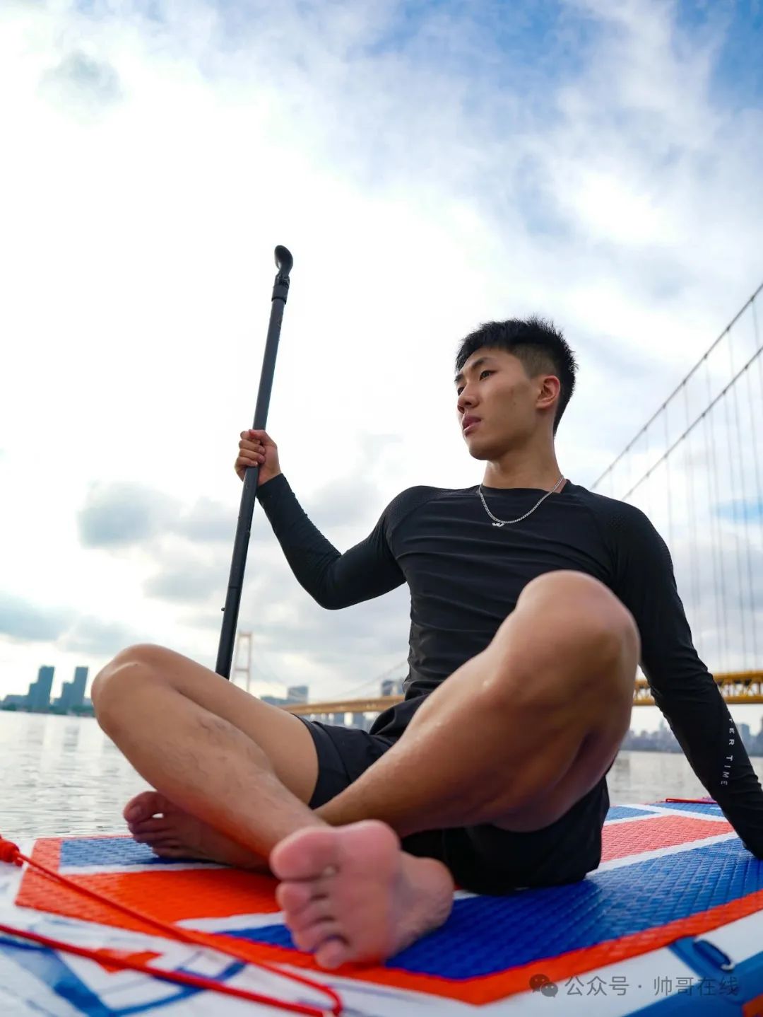 185CM 黑皮肌肉体育生，大长腿素真不戳啊！