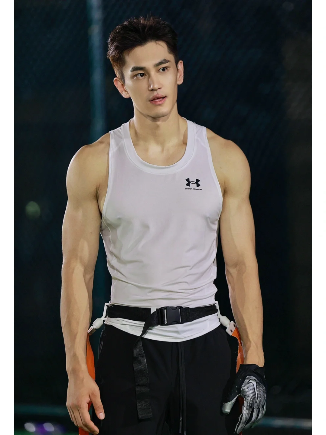宁泽涛代餐出现！186cm 腱子肉天菜教练的鲨鱼线是真实存在的吗