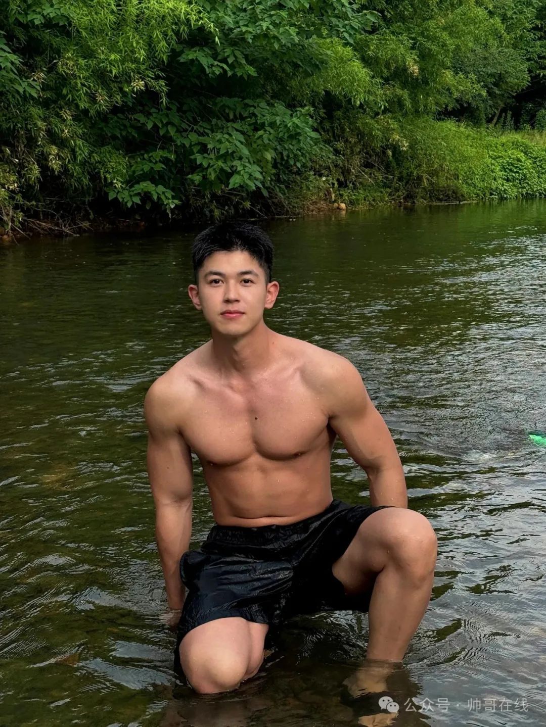 吃可爱长大的薄肌小鲜肉，这得馋哭多少人？