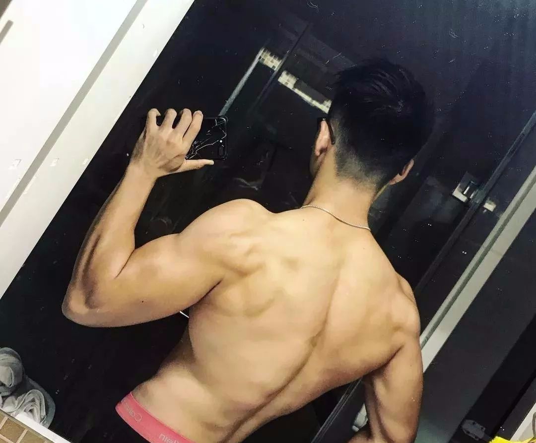 肌肉男“背影杀”，竟然原来可以如此性感