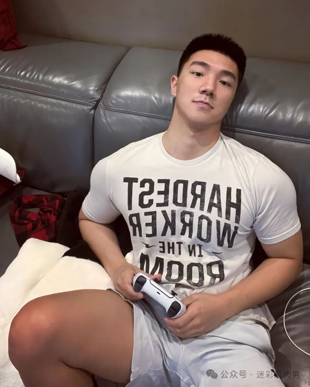 188CM 寸头运动男网红孔亨利火啦？视频太好看！