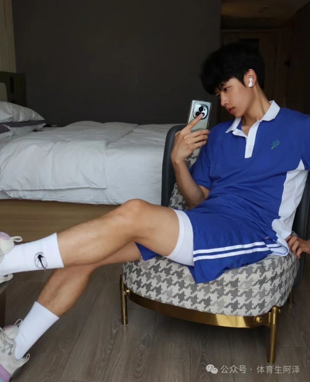 黑皮男高，山东高校篮球队长非直男，学弟辣评：" 天天都在擦边 "......
