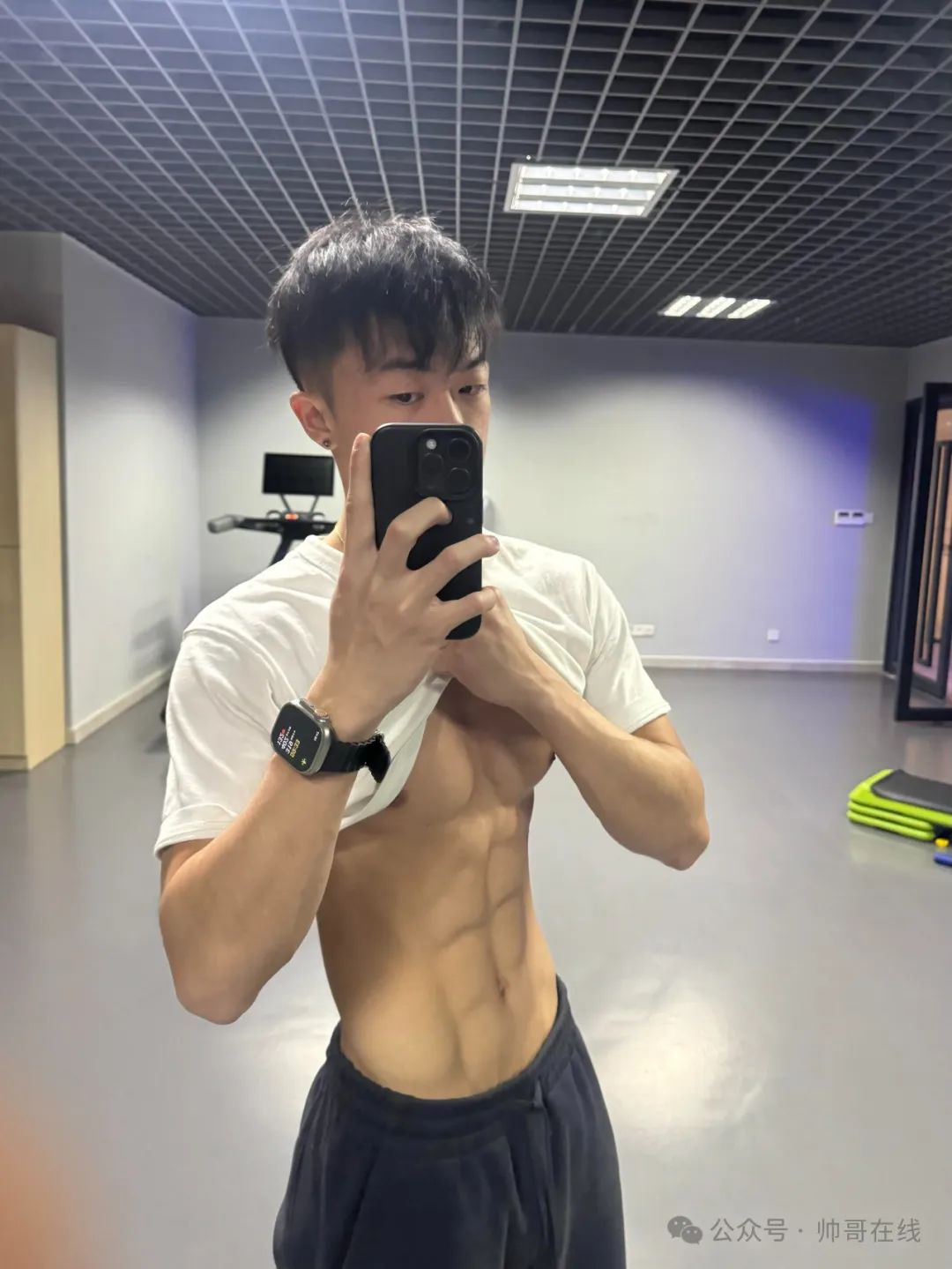 黑皮薄肌体育生弟弟，营养真的不错!