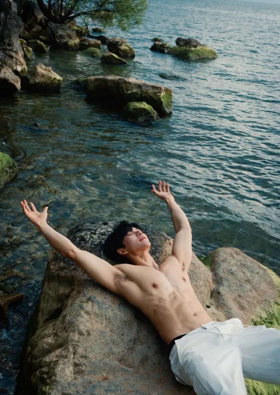 185CM 腱子肉健身模特,体育生版野外求生 185CM 腱子肉健身模特,体育生版野外求生