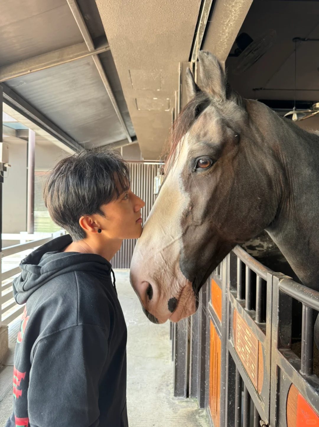 正气古风少年，筋肉薄肌模特