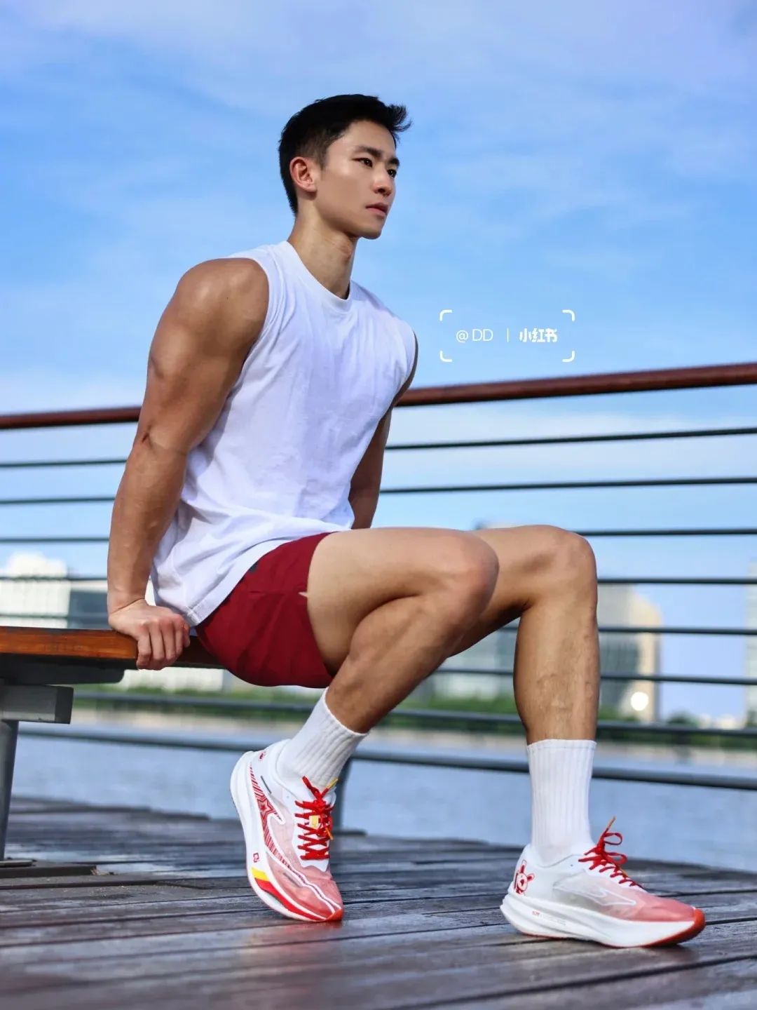 空少坚持 5 年健身蜕变劲爆, 网友: 青春重现太帅了!