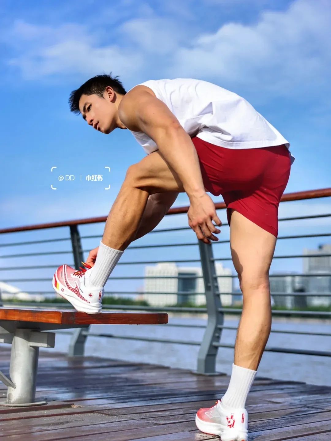 空少坚持 5 年健身蜕变劲爆, 网友: 青春重现太帅了!