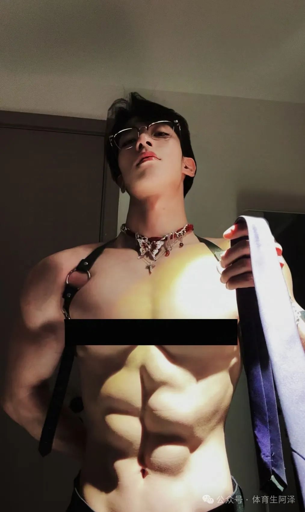 188 顶级男模诱惑大片，八块腹肌堪称搓衣板，饱满胸肌别太诱惑......