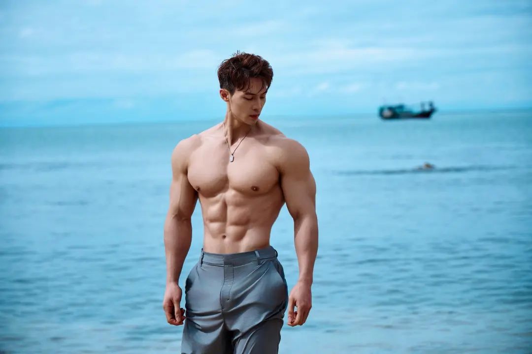 越变越帅的大肌健体模特