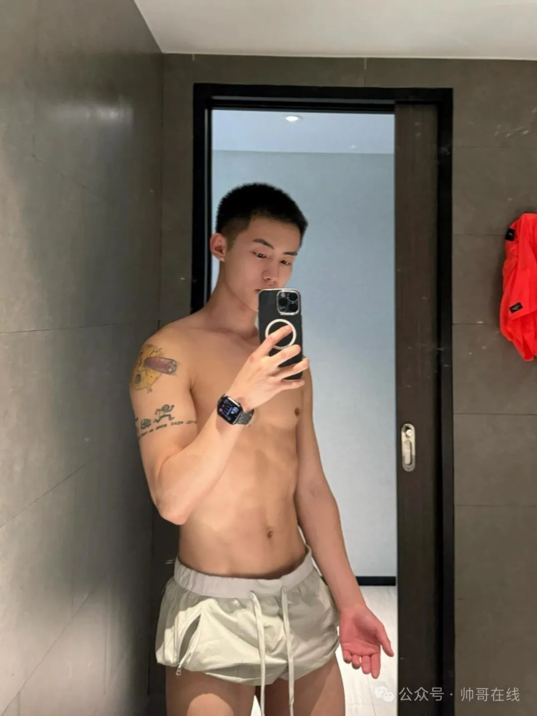奶帅薄肌寸头帅哥，这是你喜欢的少年吗？