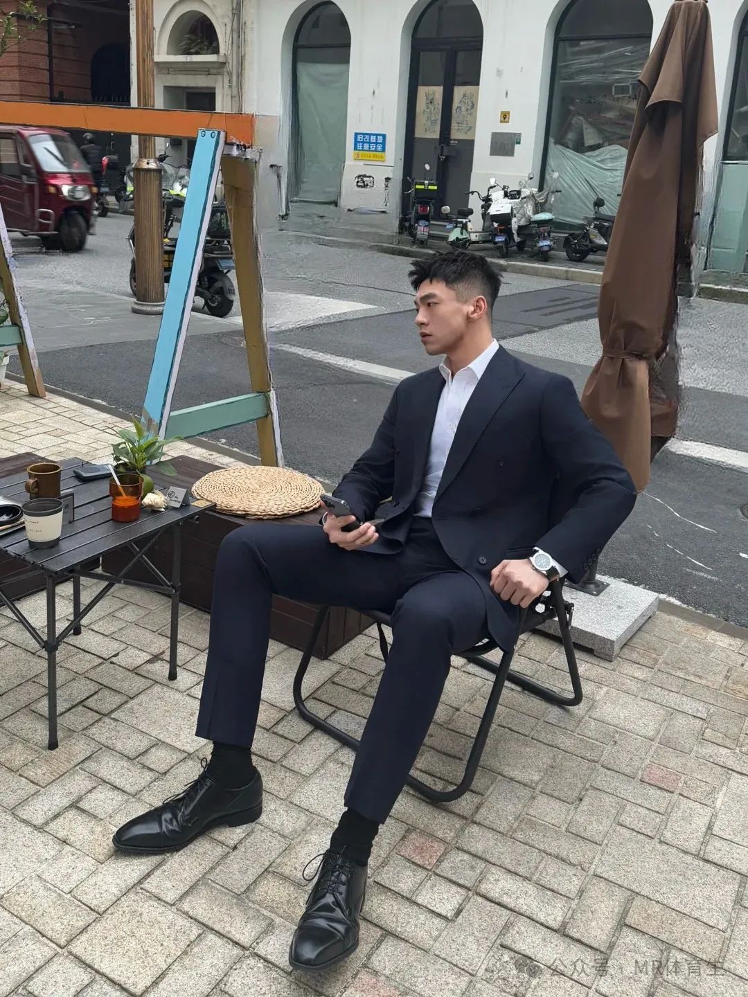 你的 190cm 麒麟臂男友已上线，人夫感荷尔蒙爆棚，妥妥行走的衣架子