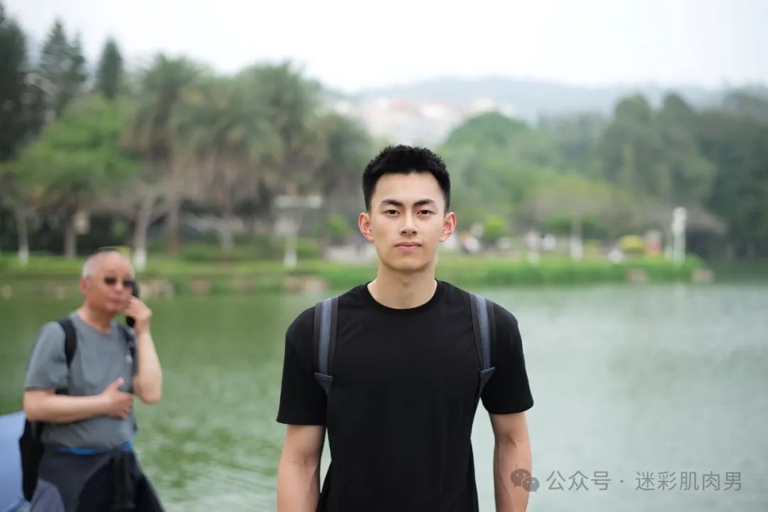 刘姥姥新欢 185CM 篮球体育生脱了？长的好棒！