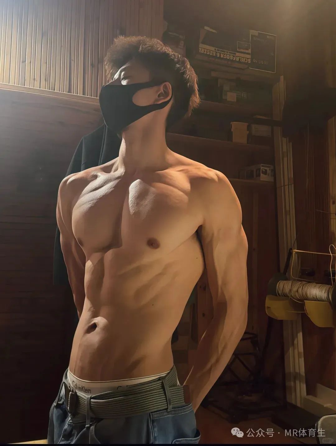 188cm 肌肉小奶狗，强劲拉丝的肌肉，身材高挑宽肩窄腰 + 帅气正太脸