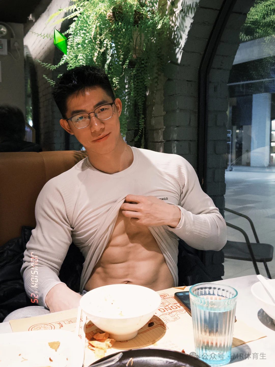 178cm 上海健身教练，强劲肌肉青筋暴起，荷尔蒙拉满