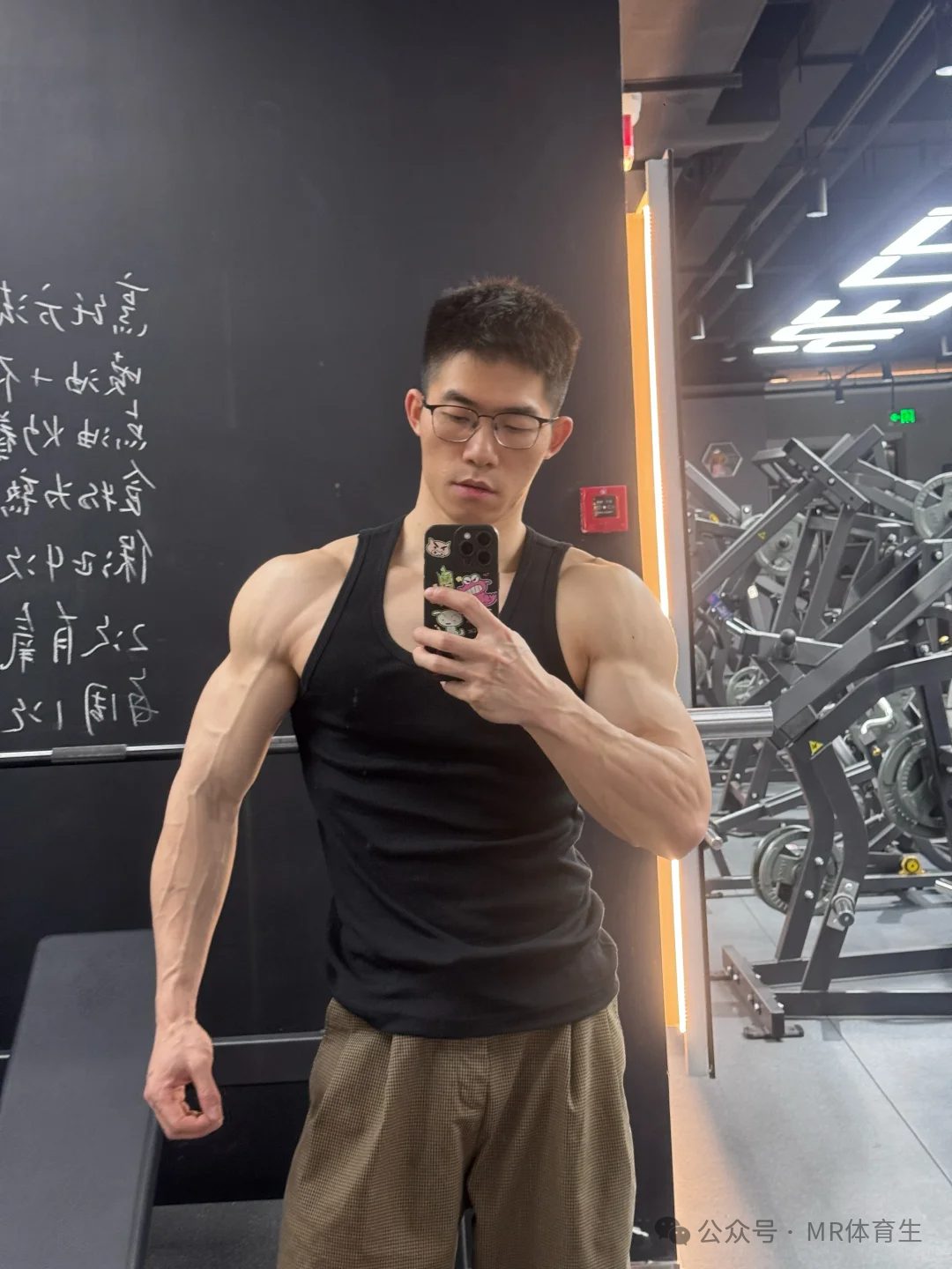 178cm 上海健身教练，强劲肌肉青筋暴起，荷尔蒙拉满