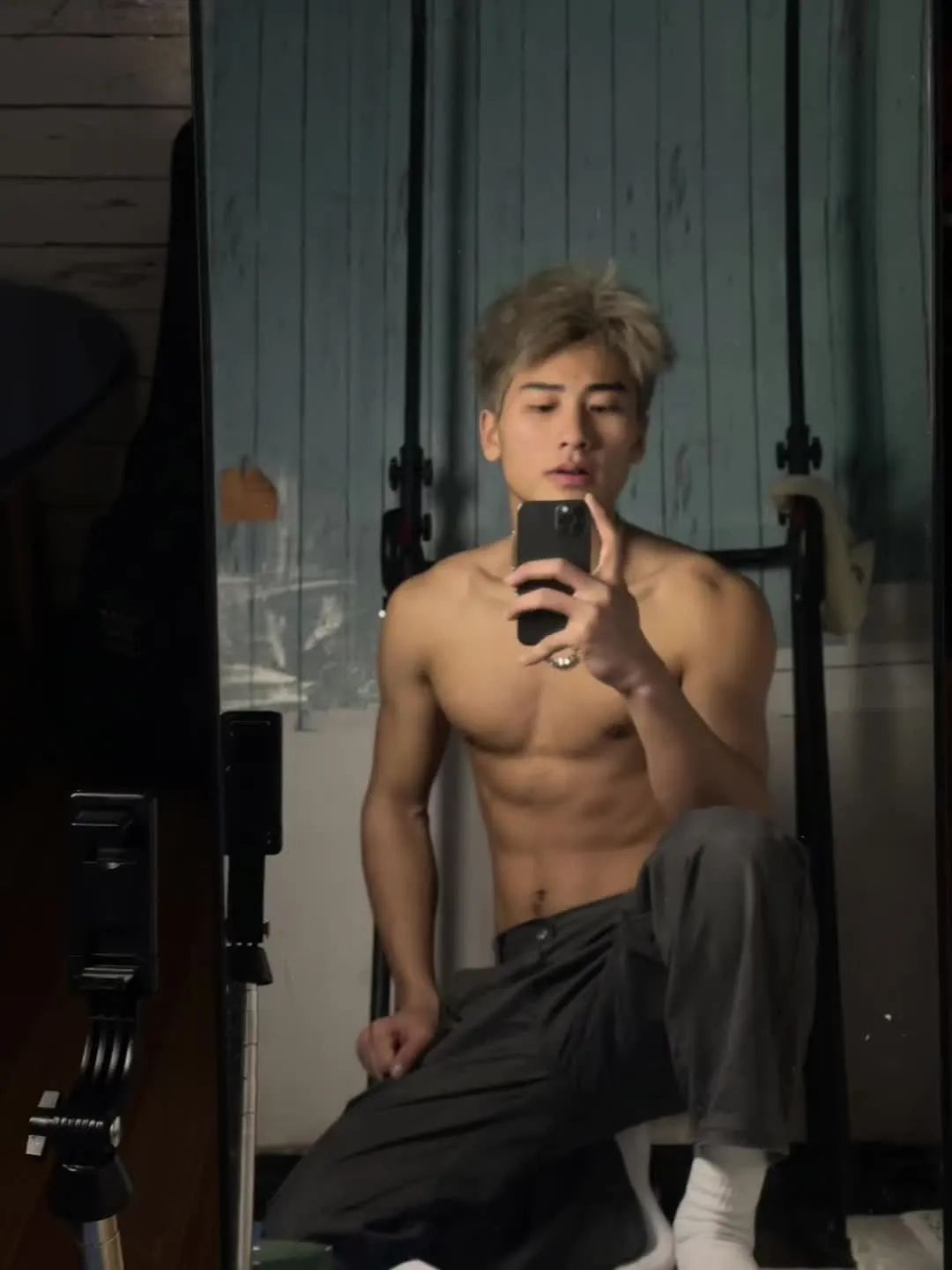 178cm 腹肌男神上线!湖南体育生“叉太开”满是性张力 178cm 腹肌男神上线!湖南体育生“叉太开”满是性张力