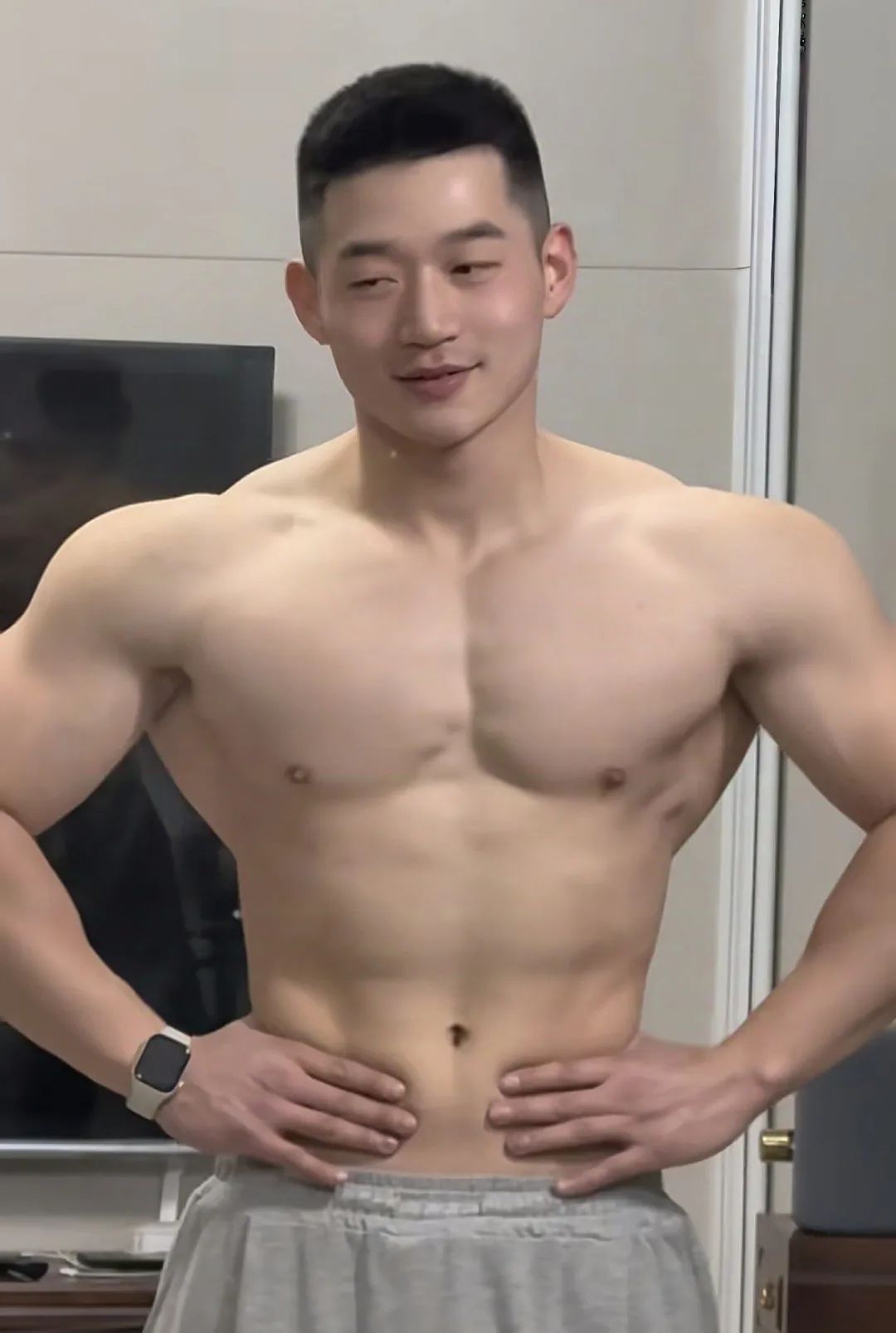 “肌肉爷们老公”天花板？25 岁陕西汉子人夫感十足！