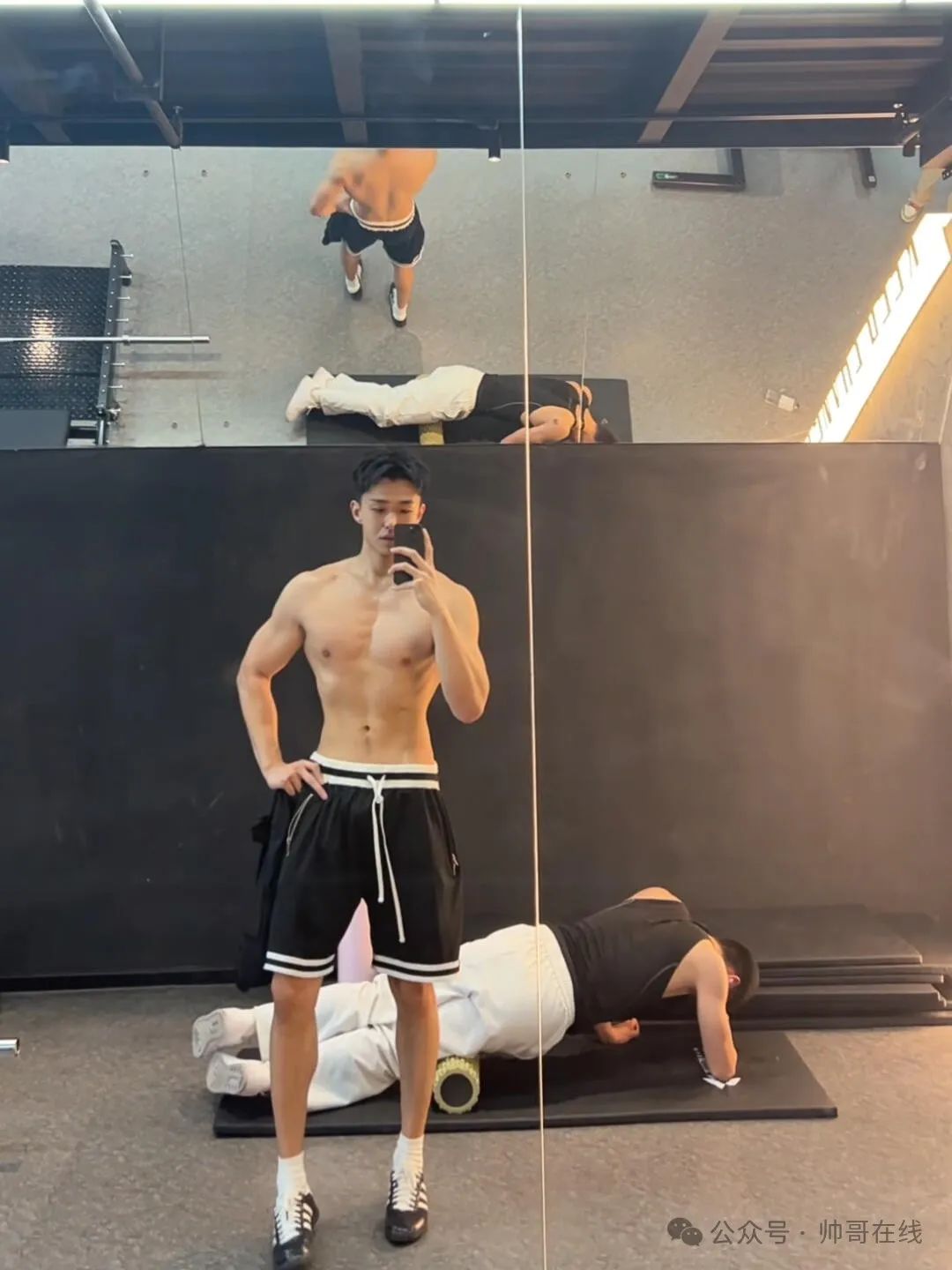 192CM 肌肉健身帅哥，身材恰到好处！！