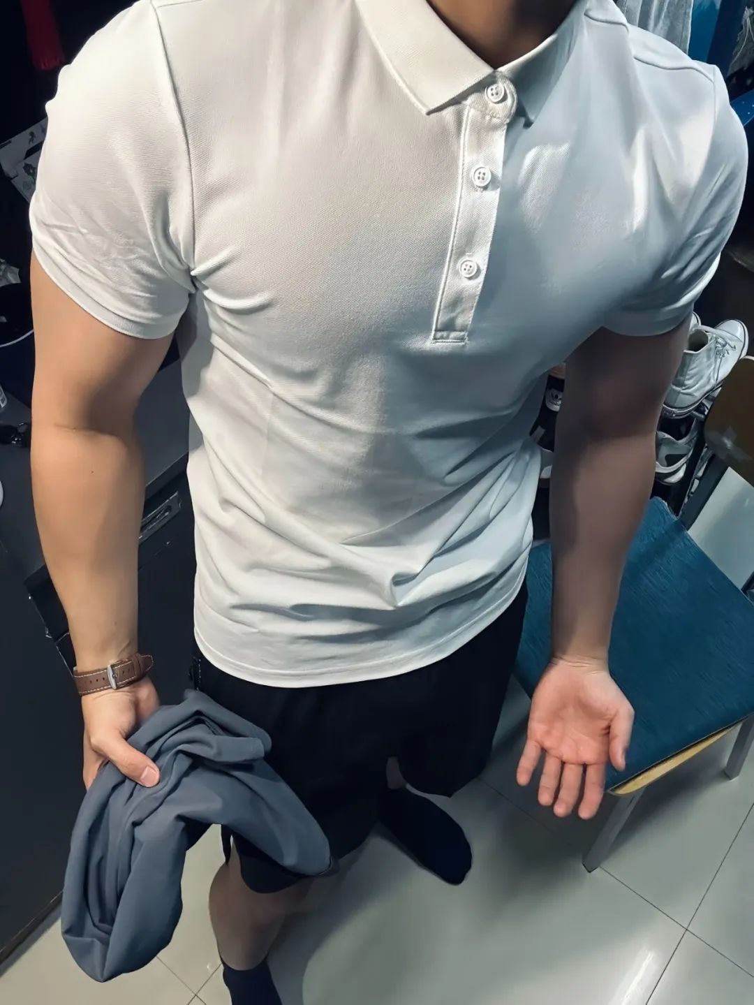 北体学长穿制服白袜宿舍自拍,大胸肌引得网友疯狂点赞! 北体学长穿制服白袜宿舍自拍,大胸肌引得网友疯狂点赞!