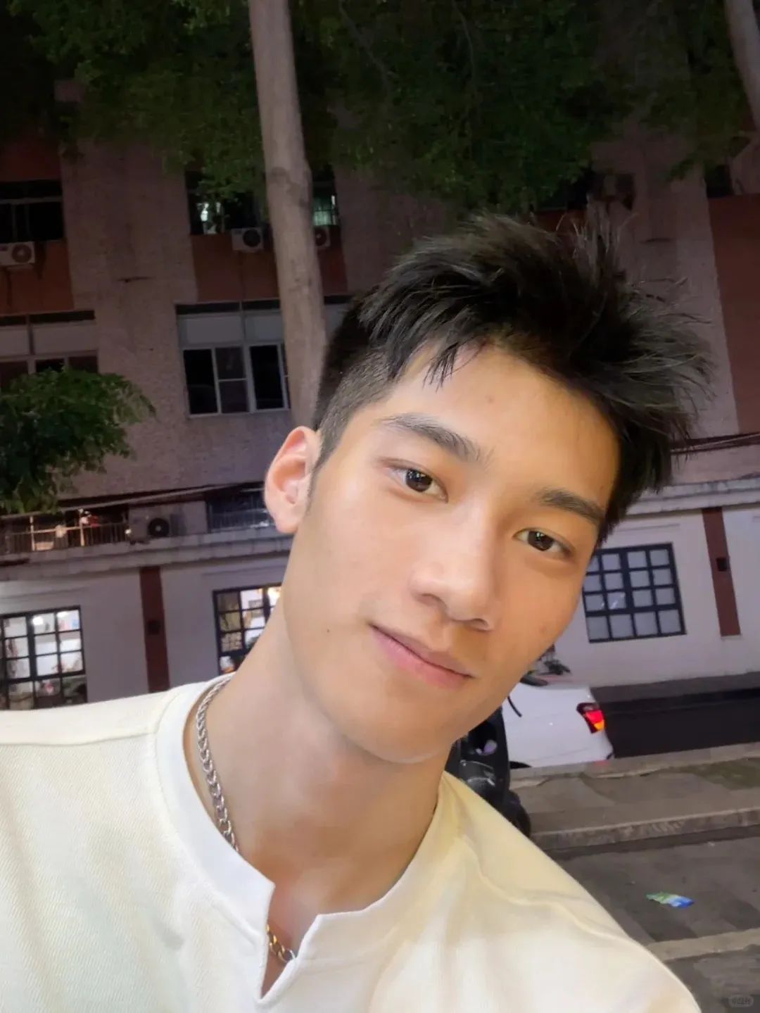 可狼可奶薄肌男孩！网友：宝藏级的高级脸 | 网红帅哥