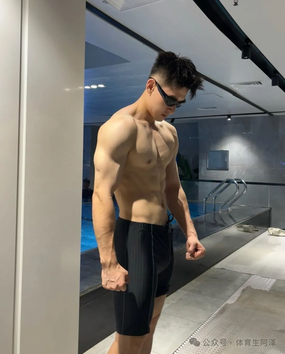 185 游泳教练猛 1 打桩机 S，八块腹肌健壮身材持久力爆棚.....