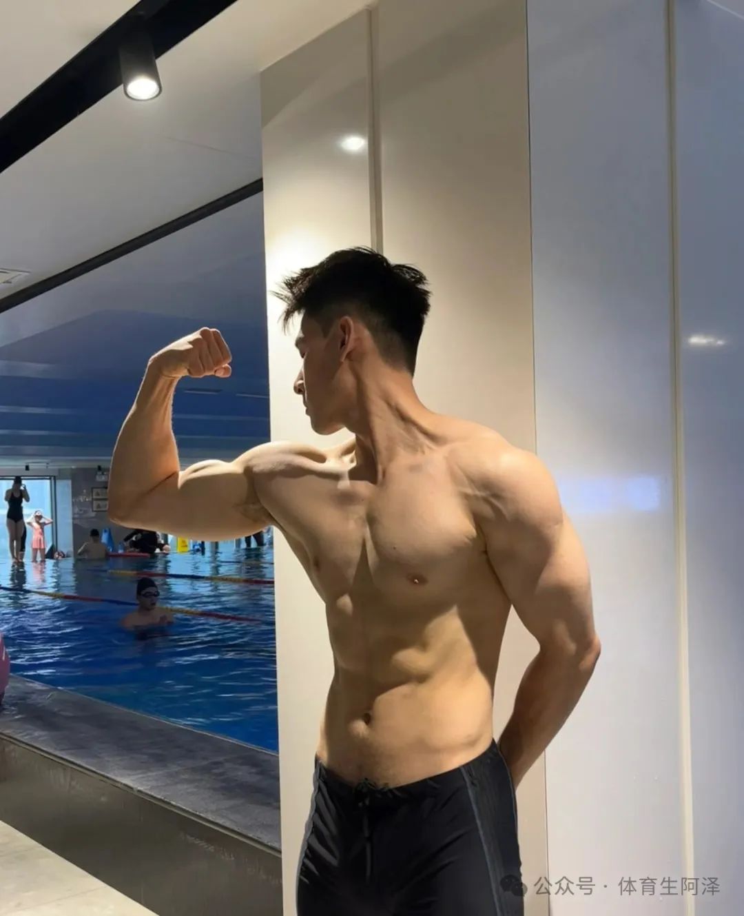 185 游泳教练猛 1 打桩机 S，八块腹肌健壮身材持久力爆棚.....