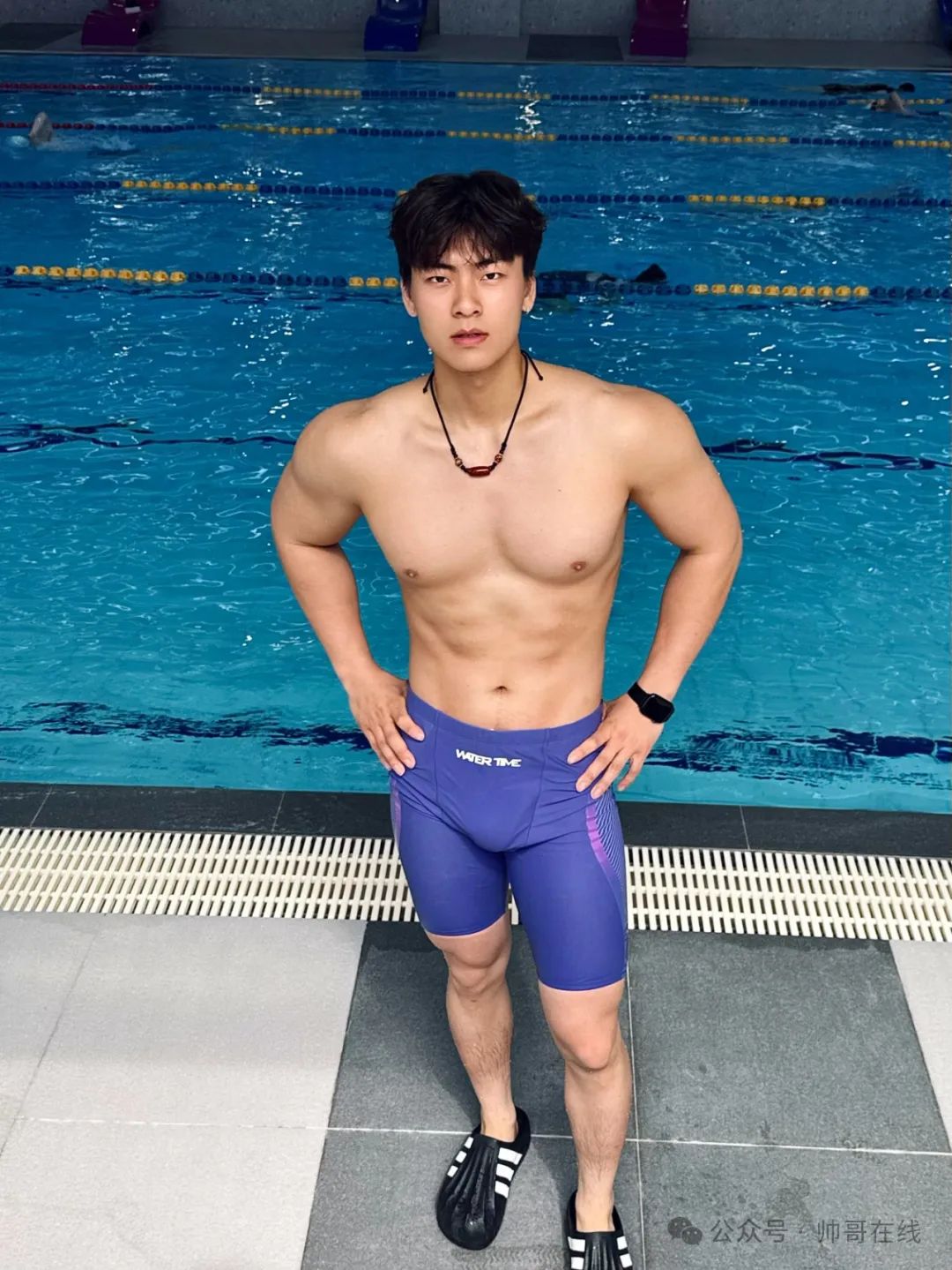 185CM 肌肉男大体育生，刚满 20 的帅弟弟！