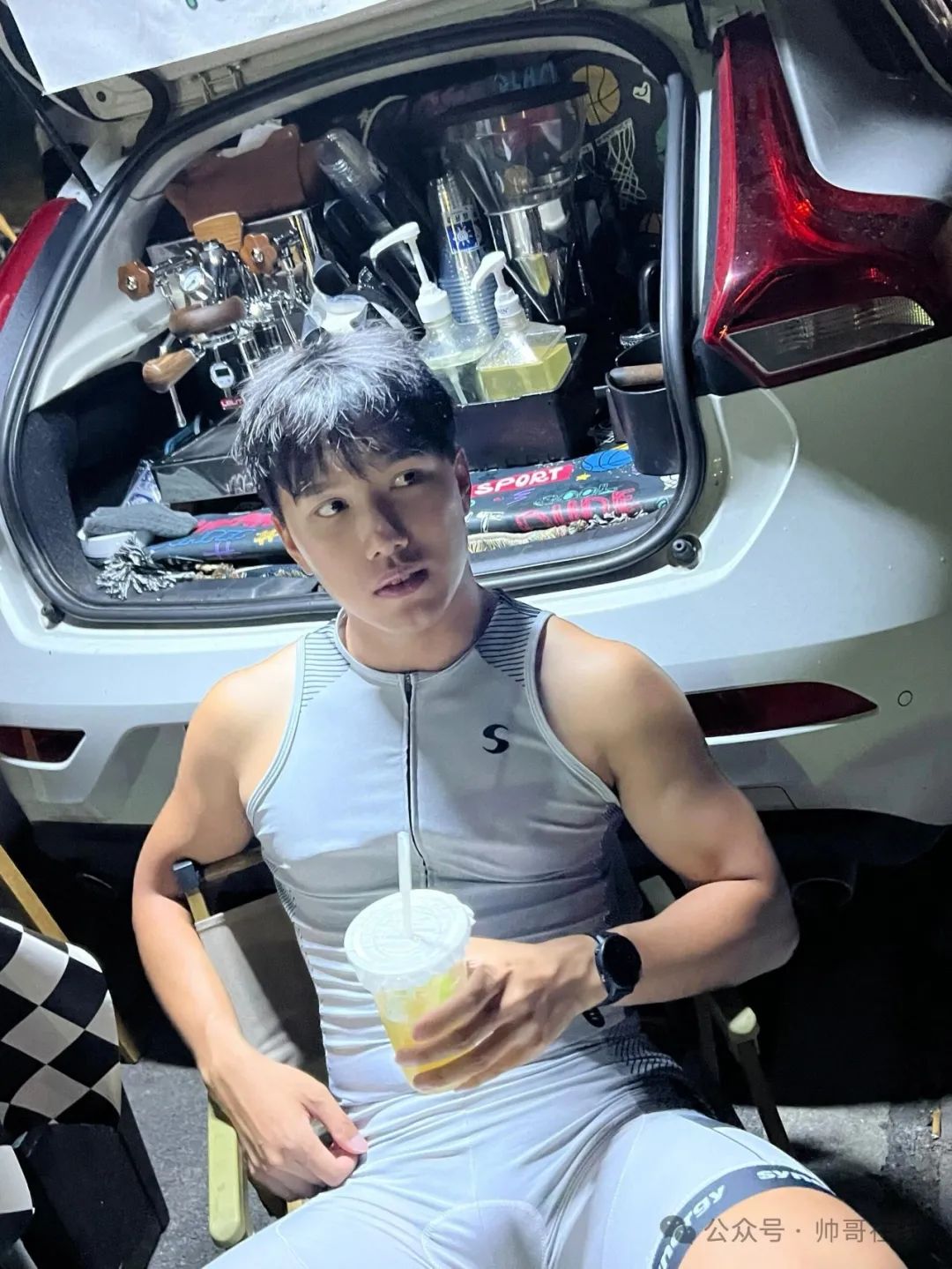 190CM 长腿肌肉健身帅哥，这长相太对味了!
