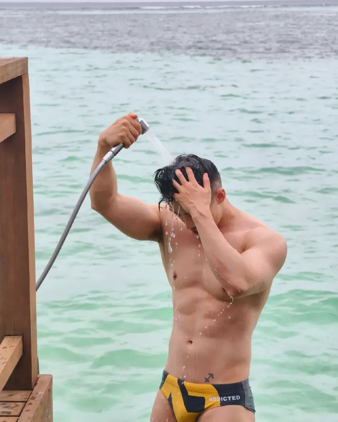 43 岁的上海一姐张弦,现在变成这样了... 43 岁的上海一姐张弦,现在变成这样了...