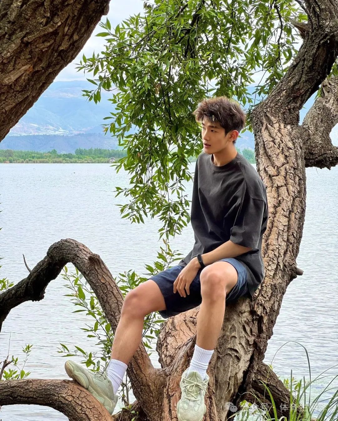188 成都猛 1 黑皮体育打桩机，成都的小男生又幸福了......