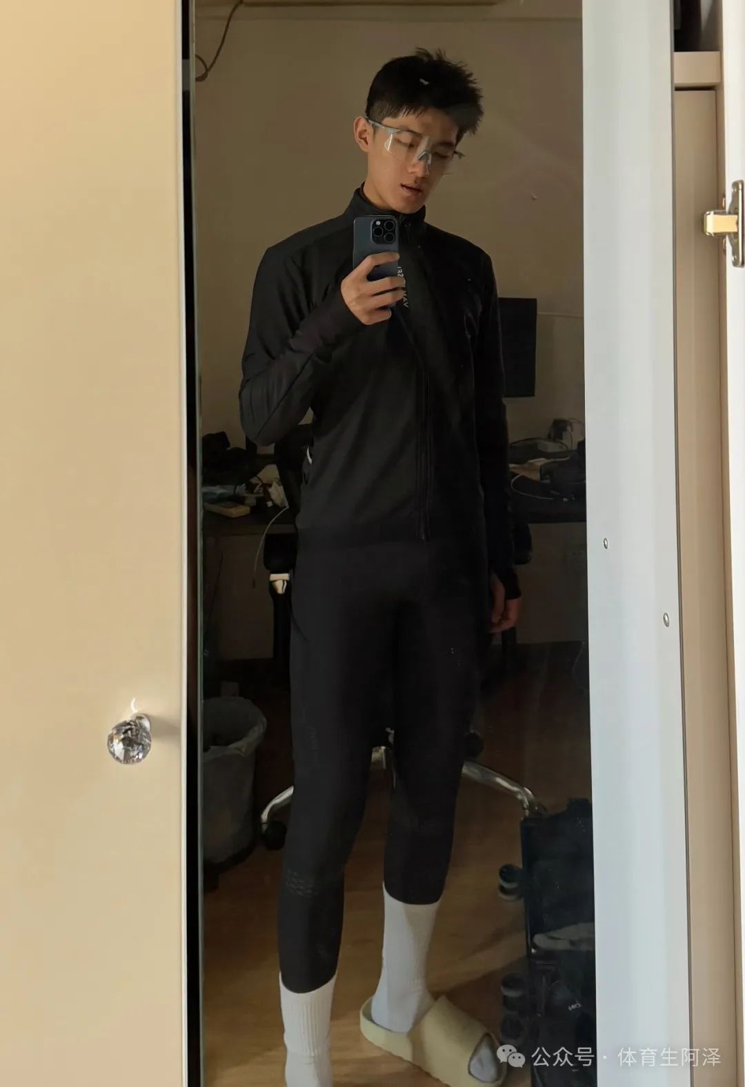 188 成都猛 1 黑皮体育打桩机，成都的小男生又幸福了......