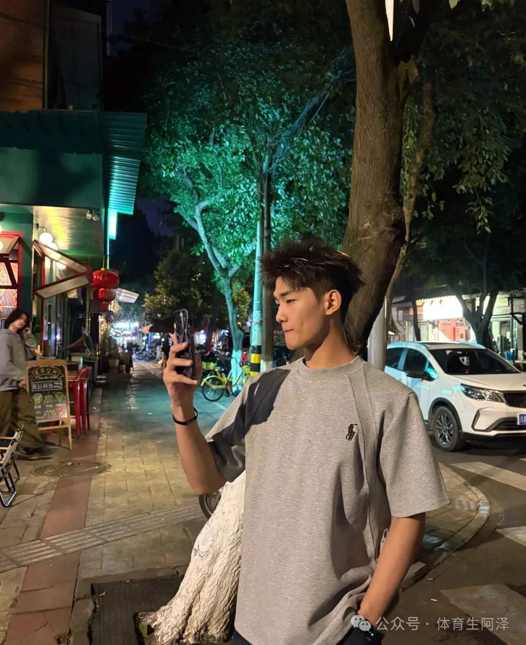 188 成都猛 1 黑皮体育打桩机，成都的小男生又幸福了......